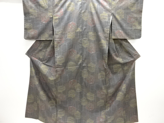 亀甲に草花摸様織り出し西陣お召着物